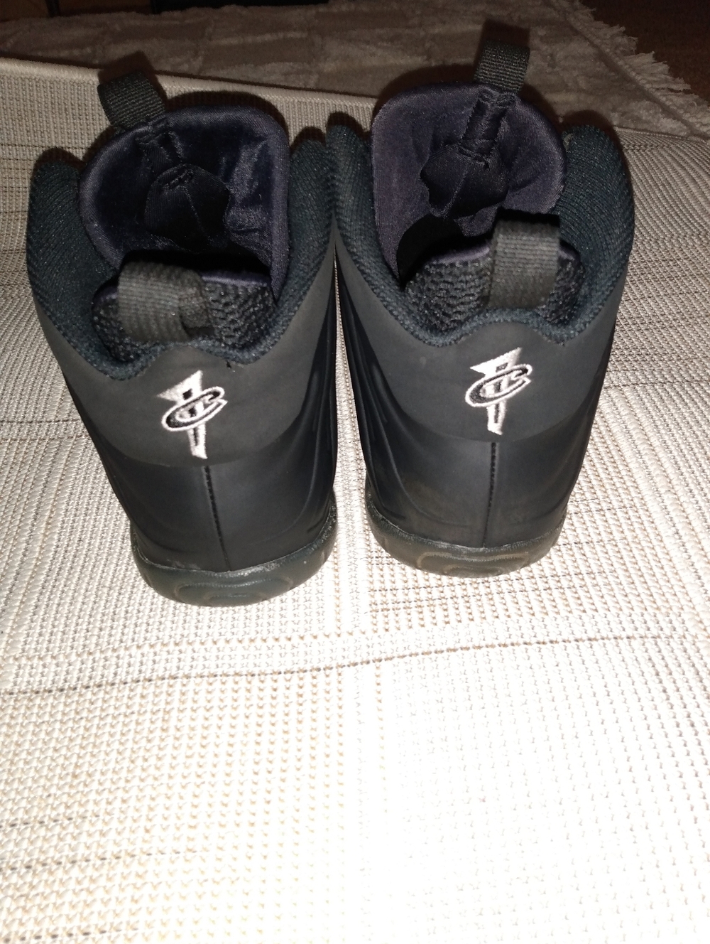 $125 Obo Size 7y All-Black Foamposite  Sneakers - Picture 4 of 4